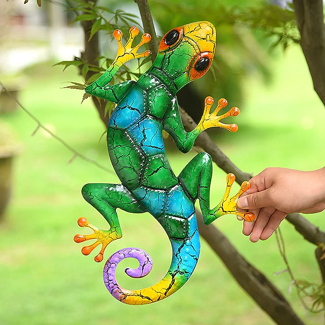 Outdoor Metal Decoration,Gecko Figurine,Hanging Gecko Wall Art Ornaments Lizard Wall Sculptures & Statues Decoration for Home Garden Farmhouse Porch Patio Lawn Fence Backyard 10