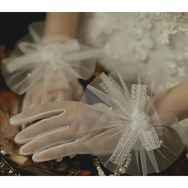 

Lace Wrist Length Glove Cute With Floral Wedding / Party Glove