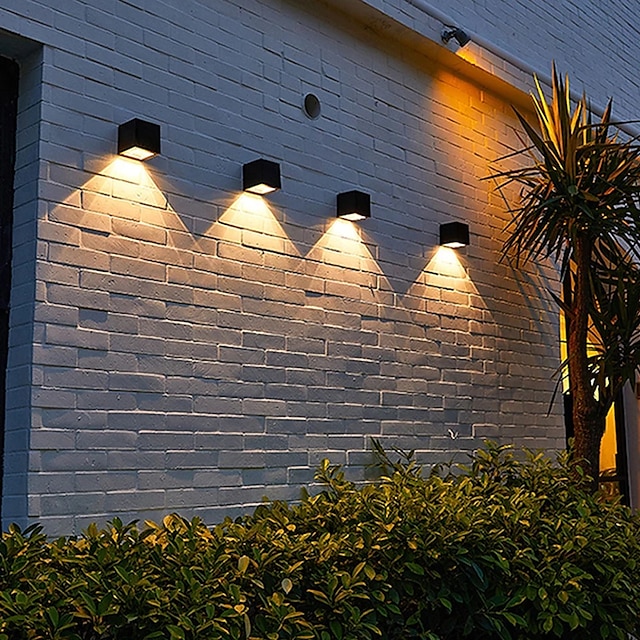  2pcs applique da parete solari luce per recinzione esterna per giardino patio balcone cortile villa portico decorazione cortile atmosfera lampada da parete impermeabile