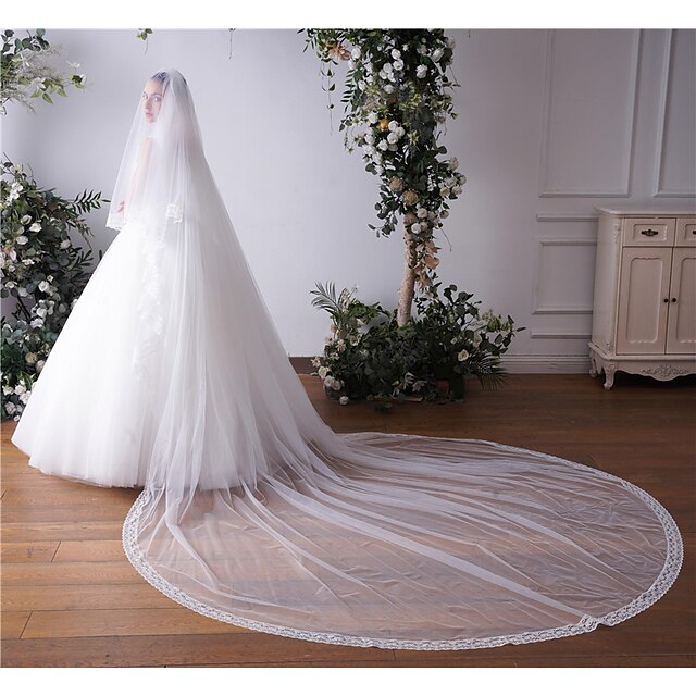  Two-tier Lace Applique Edge Wedding Veil Cathedral Veils with Appliques 137.8 in (350cm) Tulle