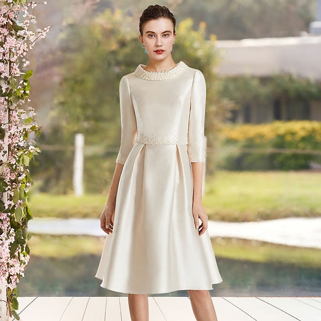  A-Line Mother of the Bride Dress Wedding Guest Elegant Jewel Neck Knee Length Satin Half Sleeve with Beading 2024
