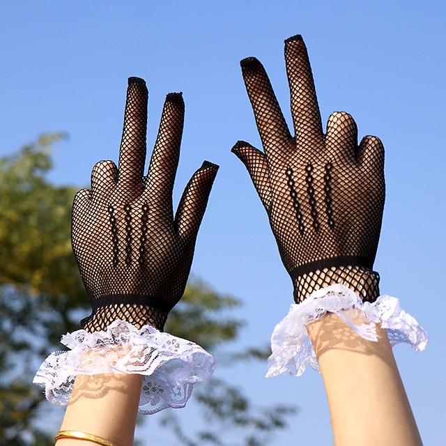 kitchen gloves from 1920s        
        <figure class=