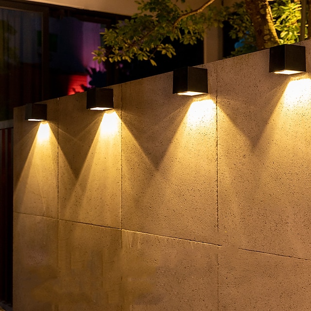  2 piezas de luz de pared led solar blanco cálido / rgb 2 modos de iluminación jardín al aire libre luz cuadrada sensor de control de luz inteligente ip65 impermeable patio balcón valla decoración