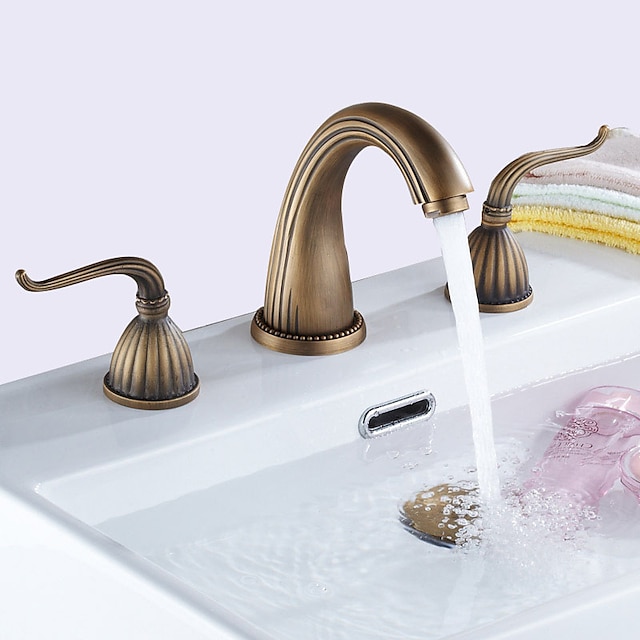  Widespread Bathroom Sink Mixer Faucet, Vintage Brass 3 Hole 2 Handles Basin Taps, Retro Style Bathroom Tap Contain with Cold and Hot Water Hose