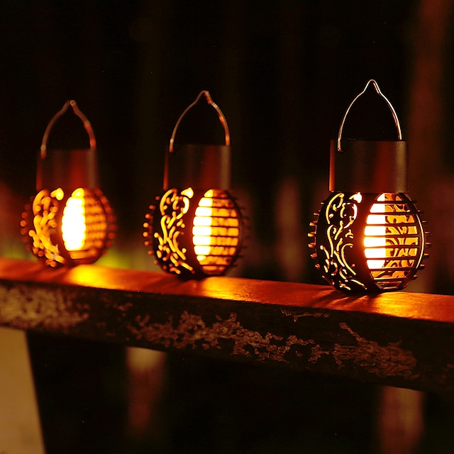  2/4pcs Outdoor Pathway Lantern Lights Hanging Solar Waterproof Garden Balcony Simulation Flame Hanging Light Christmas Outdoor Waterproof Courtyard Holiday Party Landscape Decoration Light