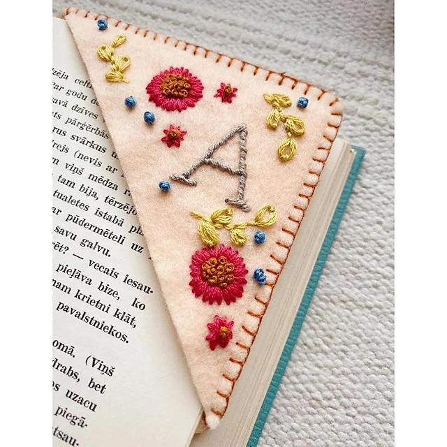 Personalized Hand Embroidered Corner Bookmark, 26 Letters Cute Flower