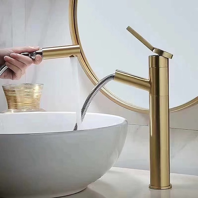  Torneira da pia do banheiro com spray extraível, torneira de ouro escovado com alça única, bico de torneira de latão com água quente e fria
