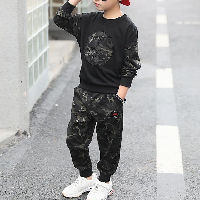  2 pezzi Bambino Da ragazzo Felpa e pantaloni Completo Vestito Alfabetico Camouflage Manica lunga Cotone Impostare Esterno Di tendenza Giornaliero Inverno Autunno 7-13 anni Nero Marrone chiaro