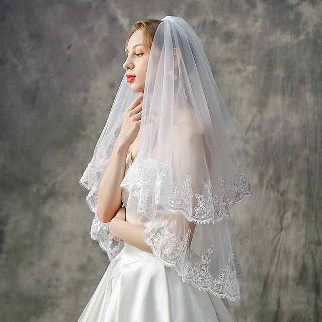  Two-tier Stylish / European Style Wedding Veil Elbow Veils with Sequin / Tier Tulle