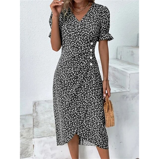 Damen Weißes Maxikleid - Blumenbestickt mit Wellensaum