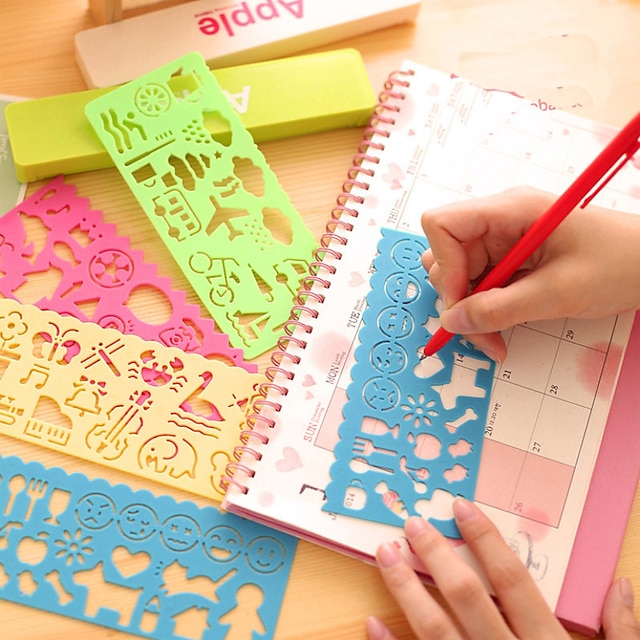 4 st/set ritleksaker verktyg bebis barn brevpapper linjal skolmåleritillbehör ritverktyg konst ritmall slumpmässig färg