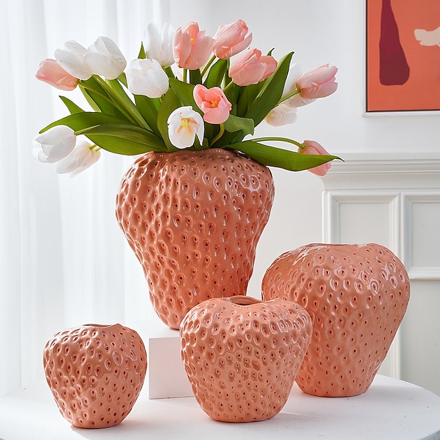  Cute Pink Strawberry Decorative Home Vase Creative Resin Material Handmade Handicraft Vase Suitable for Flower Hydroponics Home and Restaurant Flower Decoration Decoration Gifts 1PC