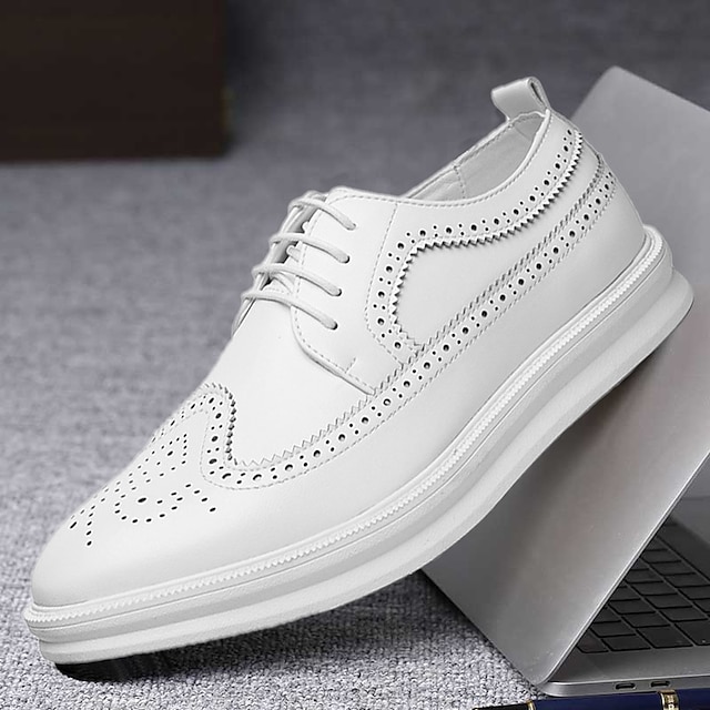  Men's Oxfords Derby Shoes Formal Shoes Brogue Dress Shoes Walking Business British Gentleman Wedding Office & Career Party & Evening PU Breathable Non-slipping Wear Proof Lace-up Black White Spring