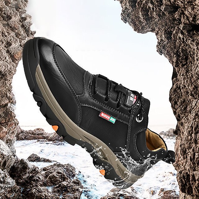 mens trekking trainers