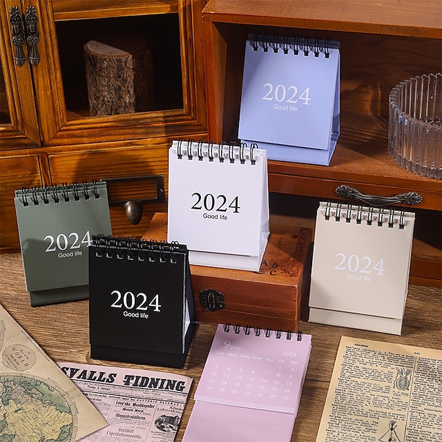  2024-kalender, veggkalender, skrivebordskalender, halloween-gave, julegave