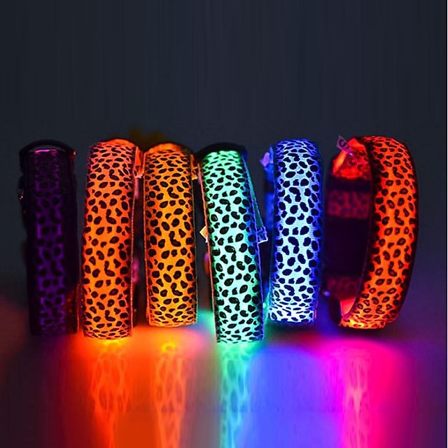 Oplaadbare en lichtgevende halsband voor huisdieren voor het 's nachts uitlaten van honden. LED-knipperende hond met nachtlampjewaarschuwing voor het voorkomen van honden en katten