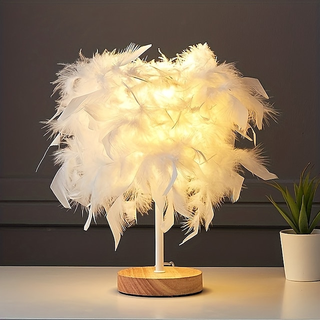  מנורת שולחן נוצה נורדית רומנטית יצירתית מנורת נוצות חתונה מנורת שולחן ליד המיטה לחדר שינה