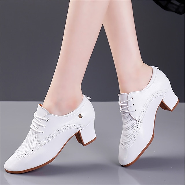  Women's Latin Shoes Jazz Shoes Ballroom Dance Shoes Modern Shoes Performance Training Party Dancesport Shoes Retro Leatherette Loafers Fashion Party Party / Evening Low Heel Adults' Black White