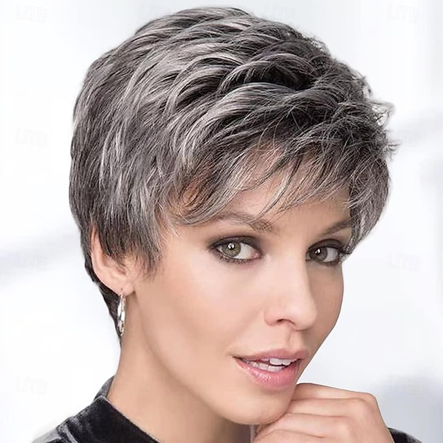  Perruques grises courtes coupe lutin pour femmes blanches coupes de cheveux courtes impertinentes pour dame âgée perruque synthétique mixte à reflets gris noir avec frange pour une utilisation