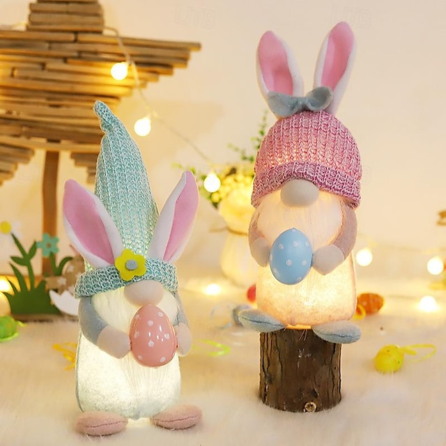  velikonoční dekorace se světly bez tváře panenka starého muže uši zajíčka a barevná vajíčka ozdoby pro trpasličí panenky