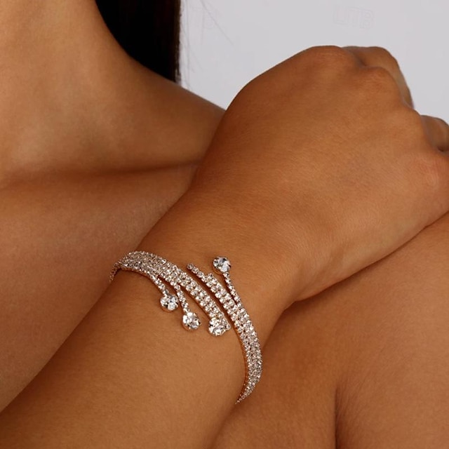  Dam Tennisarmband Klassisk Dyrbar Mode Lyx Bergkristall Armband Smycken Silver / Guld Till Gåva Förlovning
