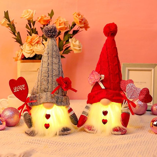 bambole di San Valentino con cappello lavorato a maglia: bambole senza volto con cappelli lavorati a maglia, regali di nozze perfetti e affascinanti pezzi decorativi per le vetrine dei negozi