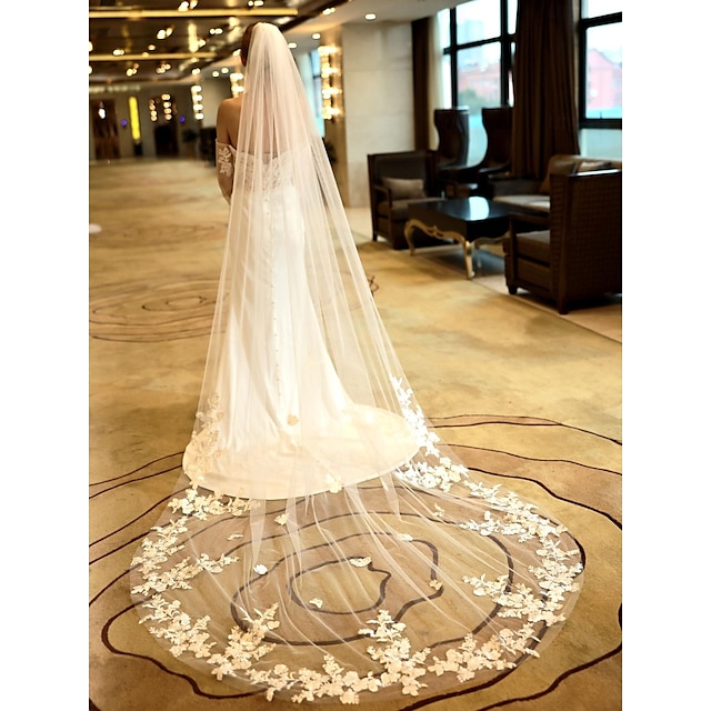  One-tier Stylish Wedding Veil Chapel Veils / Cathedral Veils with Embroidery 118.11 in (300cm) POLY / Tulle