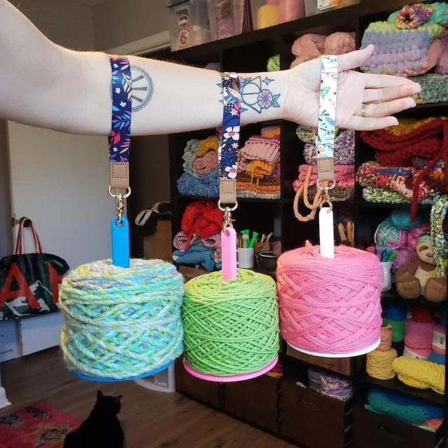  2 Pcs Portable Wrist Yarn Holder Travel Wrist Hanging Yarn Dispenser Gift for Crocheter