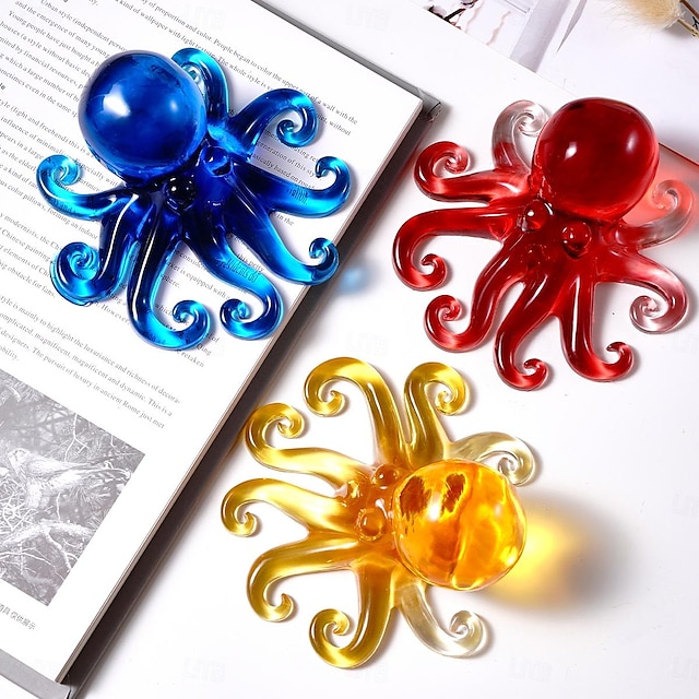  Crystal Epoxy Resin Octopus Sculpture: Exquisite Decorative Piece in Translucent Resin - Add a Touch of Underwater Charm with this Stunning Octopus Ornament