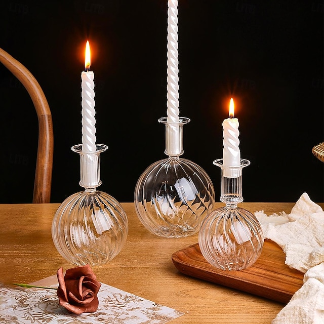  丸い透明なクリスタルガラスの燭台 - ヨーロッパスタイルのキャンドルライトディナーの雰囲気を高め、お祭りの装飾や雰囲気設定に最適です。