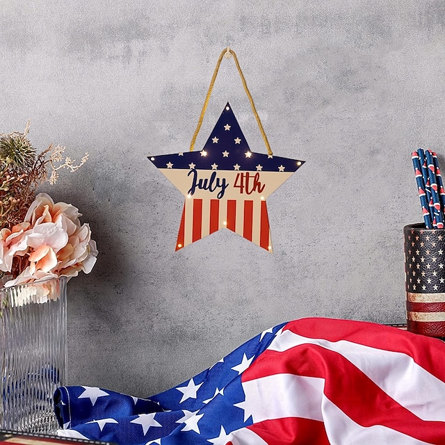 Verleihen Sie Ihrem Zuhause einen Hauch von Americana: Holztürschild zum Unabhängigkeitstag mit hängendem fünfzackigem Stern als Ornament – die perfekte Dekoration für die Feier des 4. Juli!