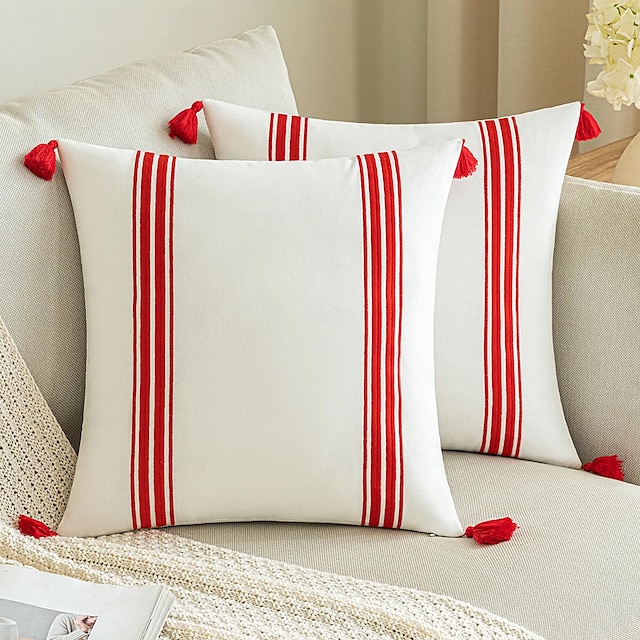  Housse de coussin décorative de style ligne, avec pompon brodé rouge, pour jardin, patio, chambre à coucher, salon, canapé, chaise