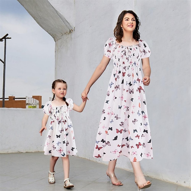  Mommy And Me Summer Dresses Summer Butterfly Printed Women Girls Dress Mother Daughter Matching Clothes Short Puff Sleeve Long Maxi Dresses Family Look