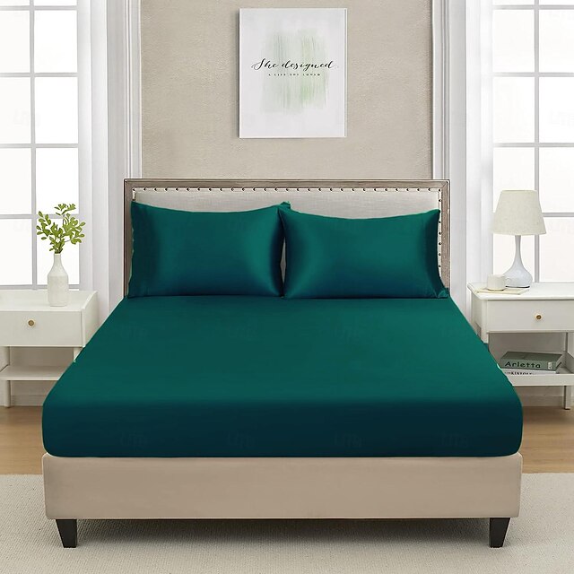 3PCS Satin Fitted Sheet Set Solid Color Fitted Sheet and Pillowcase Set without Filler 1 Fitted Sheet 2 Pillowcases Mattress Protective Cover Comfortable and Smooth3