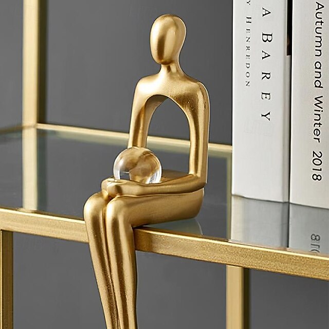  Золотая статуя, украшения для дома для гостиной, декор полки, современный декор книжной полки, статуэтки, настольная скульптура, декор стола