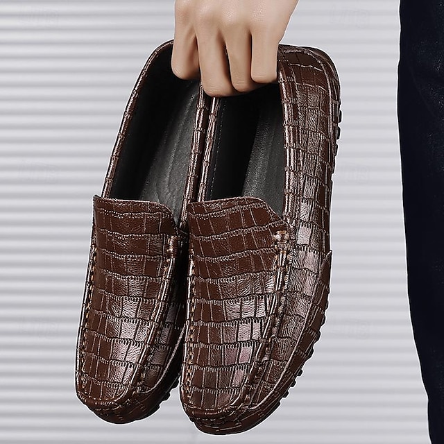  penny loafers i brunt krokodilmönster för män - körskor i läder som är slip-on för vardags- och högtidskläder
