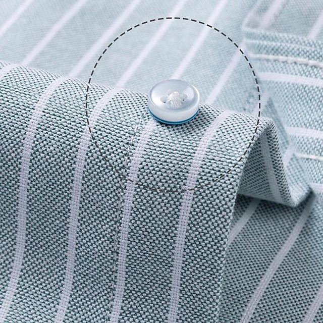 Primo Piano Di Lussuosi Orologi Al Polso Di Un Elegante Uomo D'affari In Smoking E Camicia Con I Gemelli 146856070 - Foto 7