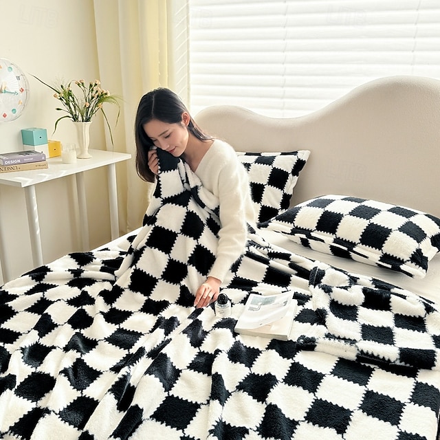  Cotton Velvet Bed Blanket with Panda Design - Ultra-Soft and Cozy for All-Season Comfort - Adorable and Whimsical Panda Print - Perfect for Adding a Touch of Fun to Your Bedroom