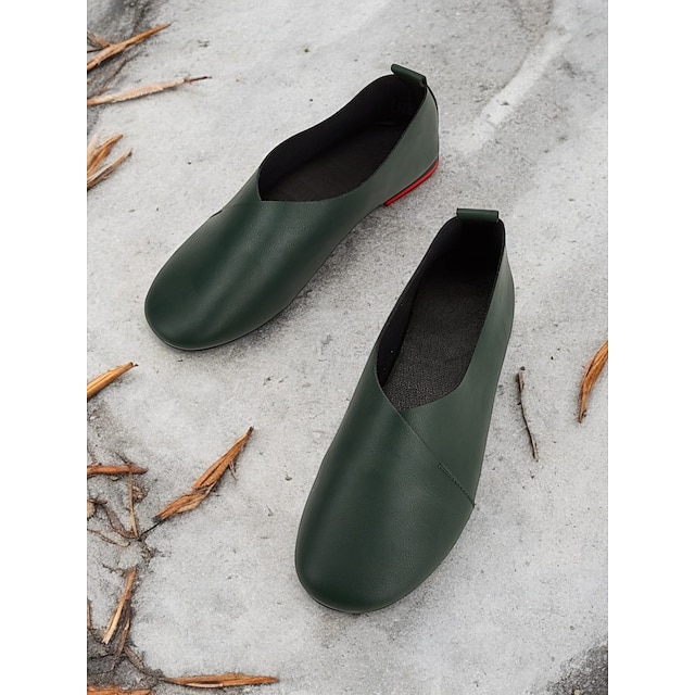  minimalistische grüne Slip-On-Loafer für Damen mit roten Akzenten – lässige und bequeme Flats für den Alltag