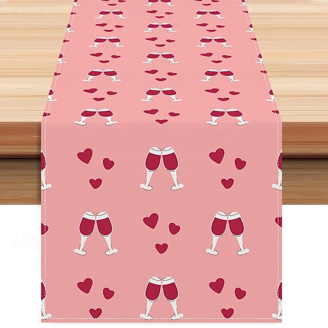  רץ לשולחן ליום האהבה עיצוב שולחן רומנטי וחגיגי מוסיף נופך של אהבה לשולחן האוכל שלך מושלם לארוחות ולחגיגות של יום האהבה