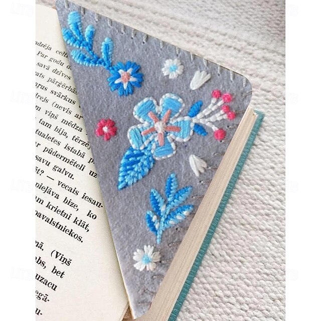 Hand Embroidered Corner Bookmark, Floral Style Embroidery Bookmarks, Felt Triangle Page Corner Handmade Bookmark, Decorative Felt Triangle Bookmark, Bookmarks for Book Lovers4