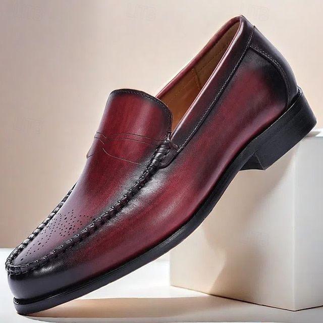  stilvolle burgunderfarbene Leder-Loafer mit handgenähten Brogue-Details für Herren | perfekt für Freizeit und Business Casual