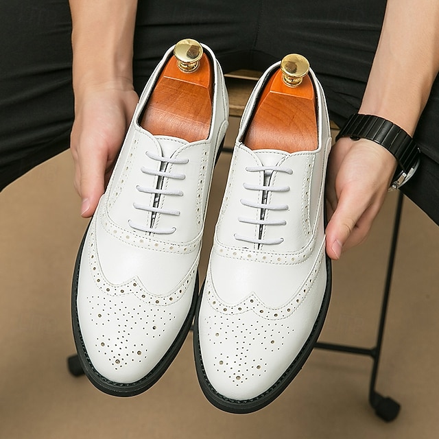 靴 Full Brogue Wingtip Oxford British Style Men's Two-Tone Wingtip Oxford Brogue Shoes in Brown and White