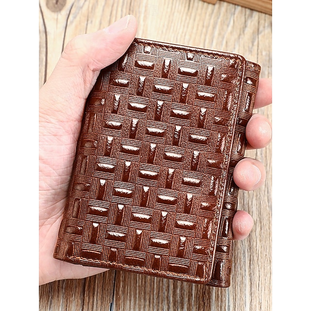  محفظة جلدية أصلية للرجال مزودة بخاصية حجب RFID - تصميم ثلاثي الطي مع فتحات للبطاقات ونافذة للهوية وحجرة للنقود، أنيقة وآمنة للاستخدام اليومي أو الهدايا، بني غامق أسود بني