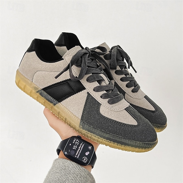  Baskets décontractées en daim pour hommes avec rayures grises et noires, design à lacets confortable pour un usage quotidien et des activités sportives