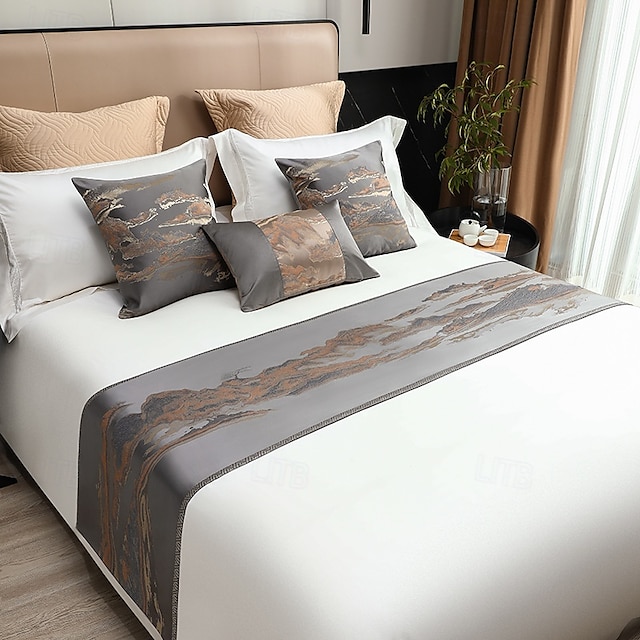  Couverture de lit écharpe décorative en satin pour les couvre-lits d'hôtel à domicile protection moderne écharpe de lit unie pour le pied du lit décoration de literie de chambre