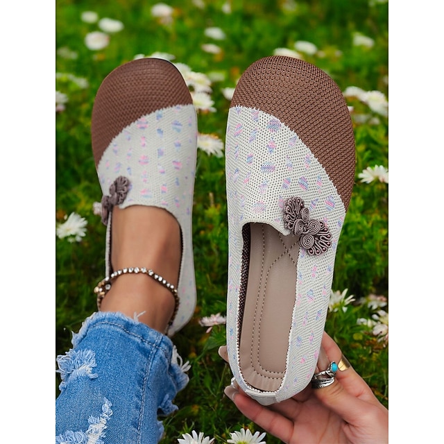  kvinners kontrastfarge flystrikkede slip-on flater med bred passform - pustende lettvekts uformelle barfotsko med blomsteraksenter