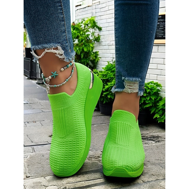  hvite strikkede slip-on joggesko for kvinner – moderne og komfortabel stil for aktive kvinner i utendørs turer, treningsøkter og uformelle byutforskninger