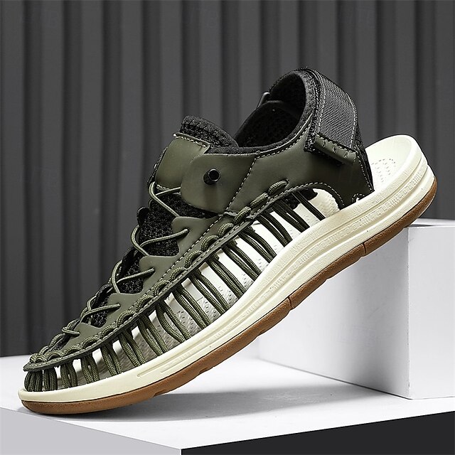  Zapatillas deportivas para hombre en color beige y tostado, con parte superior de punto y suela flexible para actividades al aire libre y uso diario.