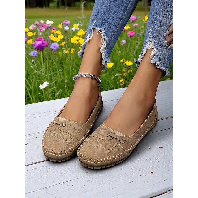 حذاء موكاسين كاجوال نسائي بتفاصيل مخيطة يدويًا - حذاء مسطح خفيف الوزن سهل الارتداء، رائع للقيادة والمهمات اليومية والمشي في عطلات نهاية الأسبوع والتجمعات الخارجية